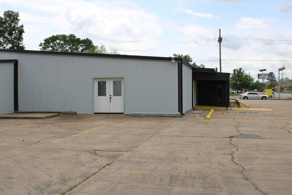 2455 S 4th St, Beaumont, TX 77701